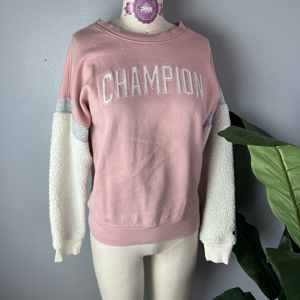 Women’s Champion Pink Sherpa Long-sleeve Sweatshirt Size Small